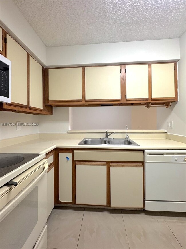 1265 SW 46th Ave Unit 2201