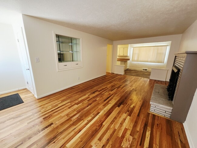 Living room - 85 Princeton Ave Unit 85A Princeton