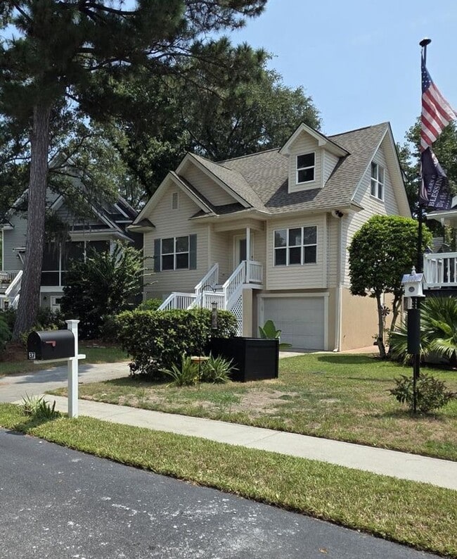 Building Photo - MID ISLAND - YATCH COVE