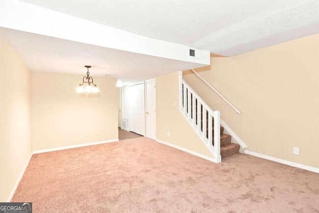 Photo - 1678 Wynndowne Trail