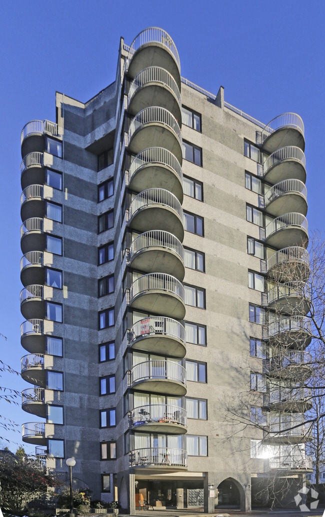 Building Photo - Canaland Apartments