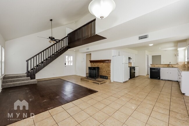 Photo - 1907 Whippoorwill Ln