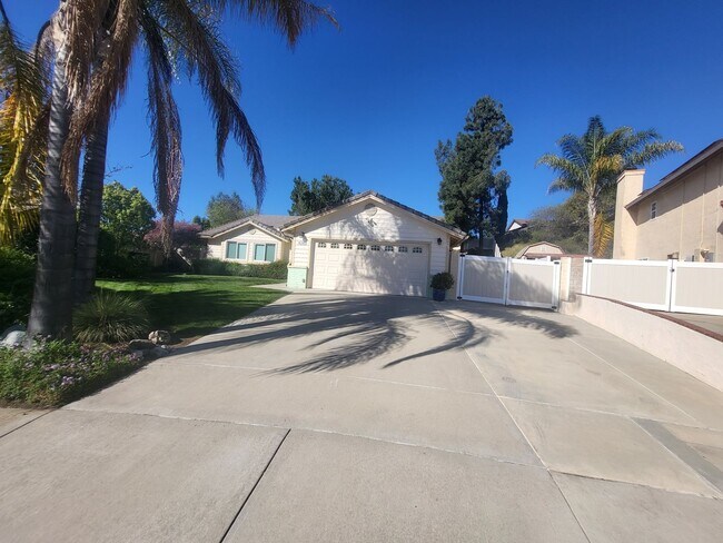 Photo - REALLY Cute 4 BR in The Vineyard with RV Parking - 11,000sf Lot + Designer Touches