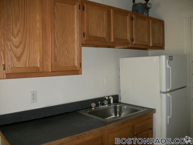 Building Photo - 231-235 Park Dr Rental