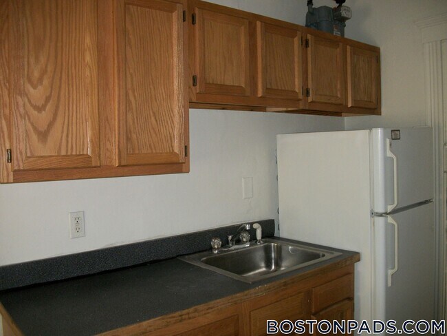 Photo - 231-235 Park Dr Apartment Unit 2
