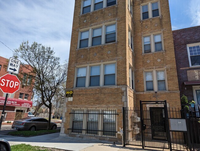 Photo - 4213 W 13th St Unit 3