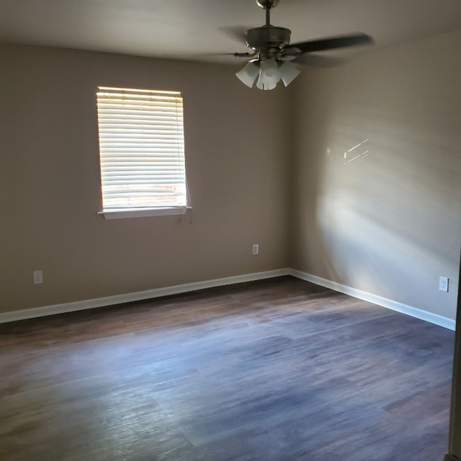 Photo - 1532 Hickory Ave