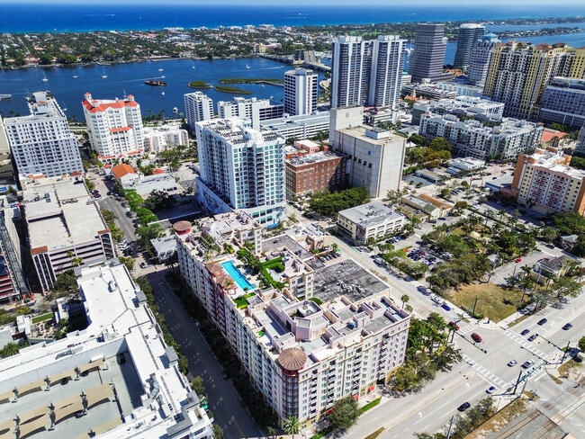 Photo - 410 Evernia St Unit 717