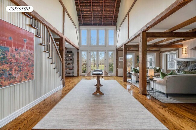 Photo - 245 Narrow Ln E