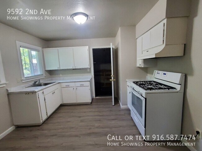 Photo - 9592 2nd Ave