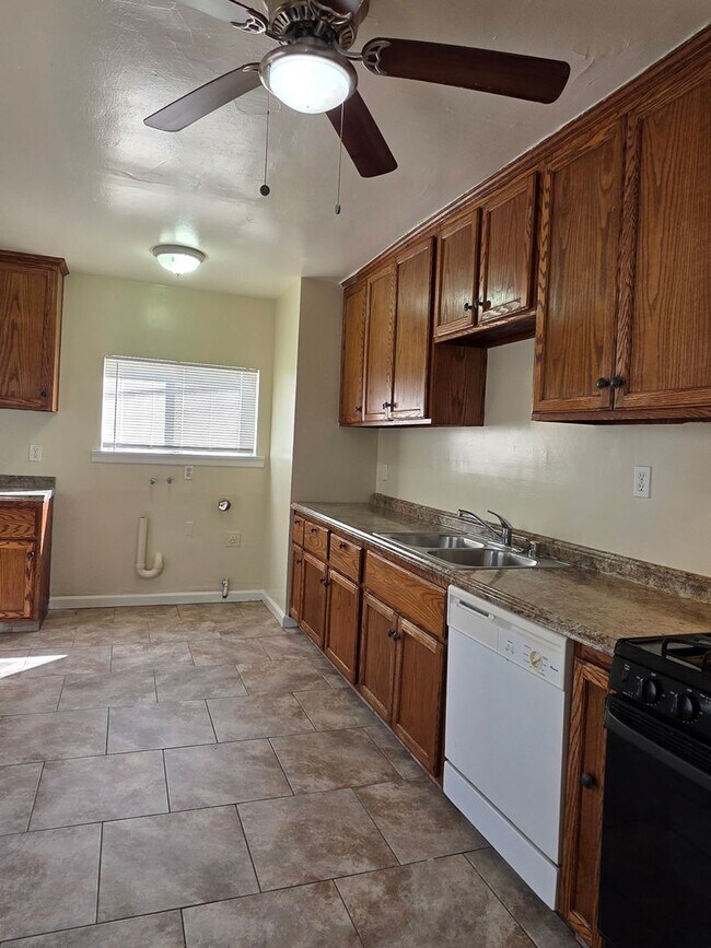 Photo - 505 33rd St Unit C