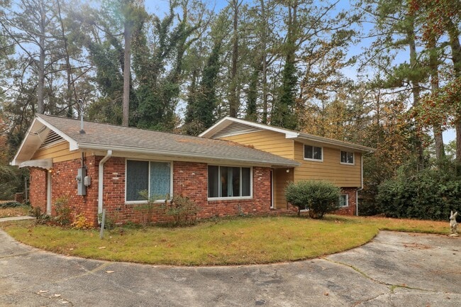 Photo - 2650 Colonial Dr