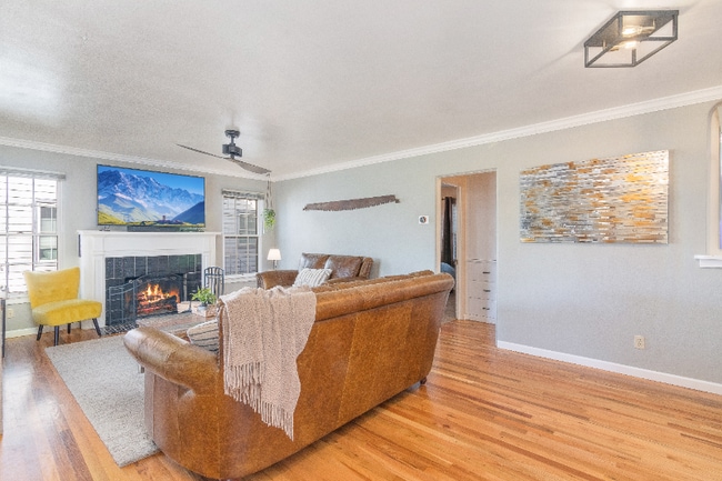 Photo - 2104 W State St