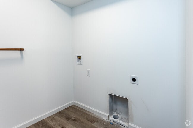 2 BR, 1.5 BA - 1,000SF