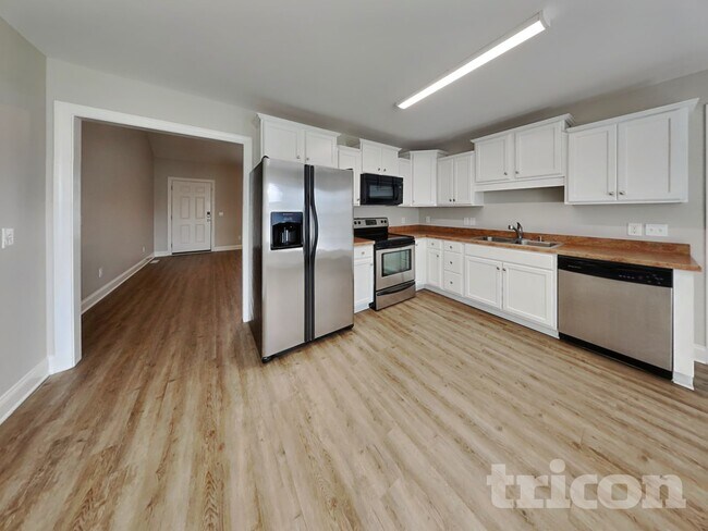 Photo - 224 Melanie Ln