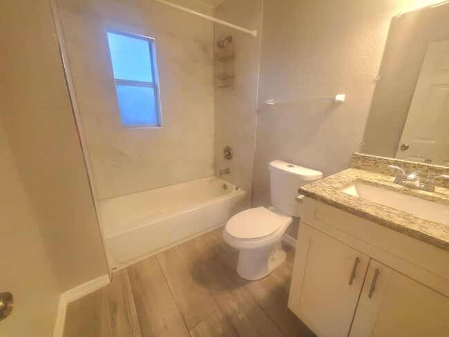 Photo - 665 28th Ave S