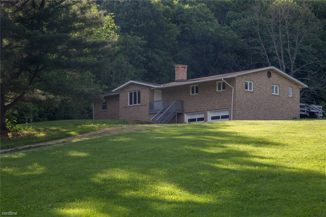 Photo - 4 br, 2.5 bath House - 792 State Route 95