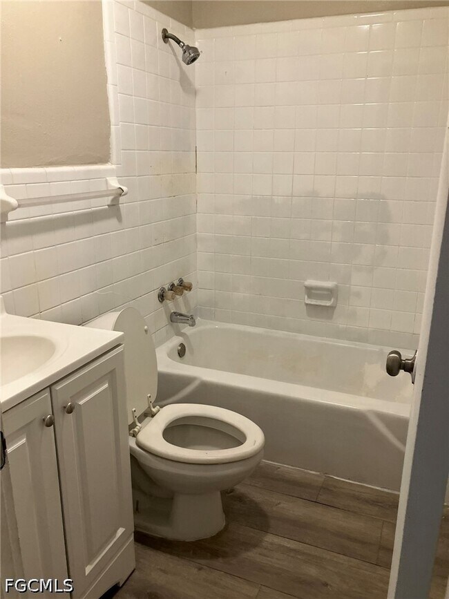 2643-2651-2651 Lafayette St