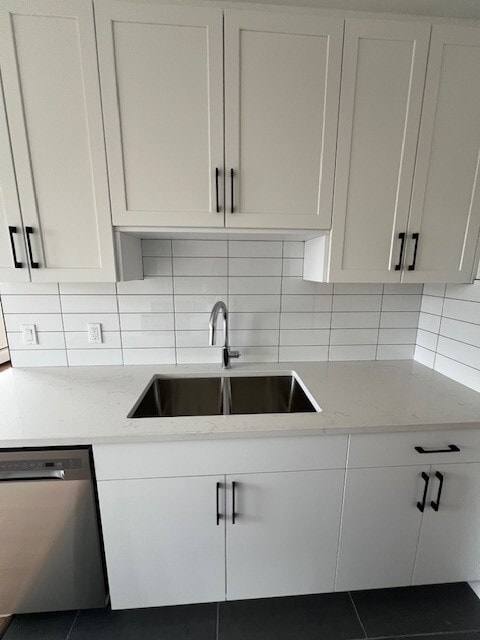 Photo - Newly Renovated, Bright Top Floor in Willingdon Heights Unité 302