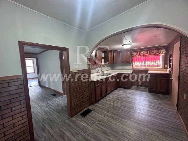 Photo - 109 Seminary-N