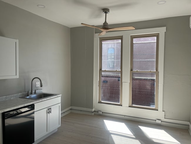 Photo - Beautifully Renovated 1 Bed 1 Bath Unit Apt 3