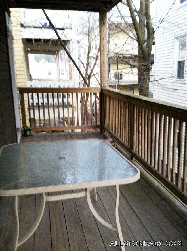 Photo - 58 Mansfield St Unit 2