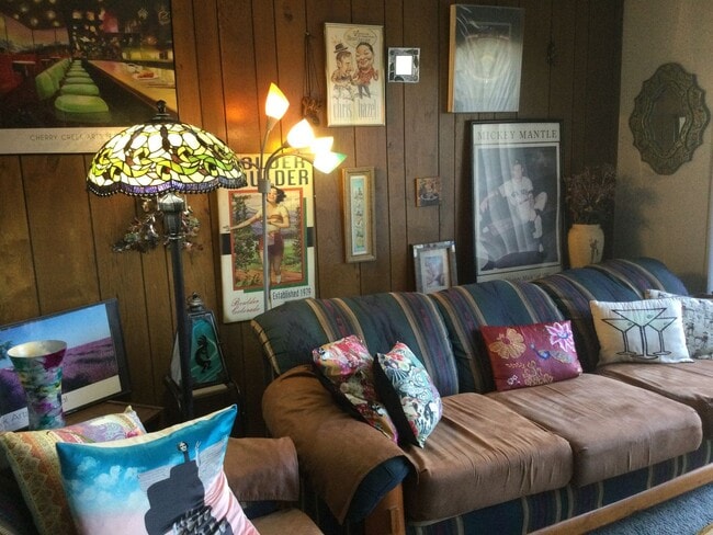 Building Photo - A room for rent in a furnished 2 bedroom Condo in Boulder walking distance to CU.