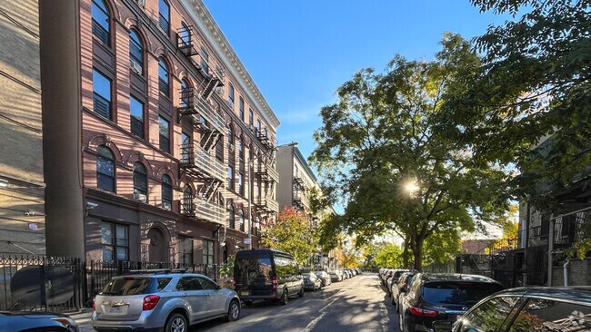 Photo - 463-467 W 166th St