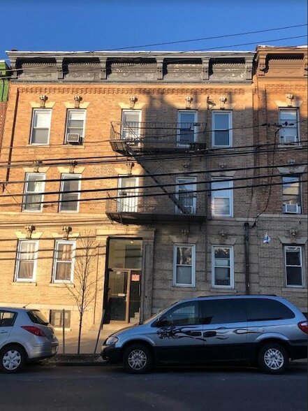 Building Photo - 44 Broadway Unit 2