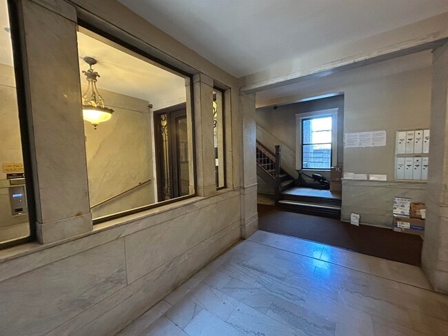 Photo - 6601 Broadway Unit E4