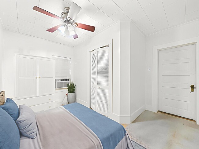 Photo - ATTENTION UL STUDENTS!!!!