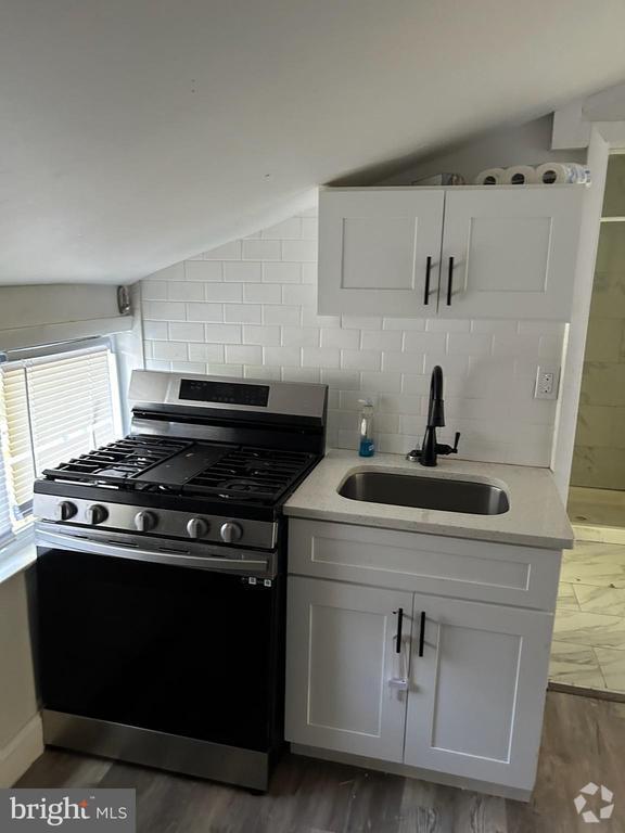 Building Photo - 253 Harding Ave Unit 3 Rental