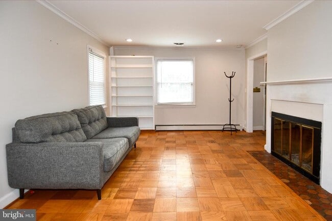 Photo - 9325 Long Branch Pkwy