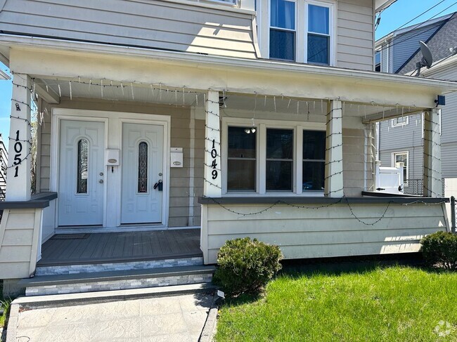 Building Photo - 1049 Campbell Ave Rental