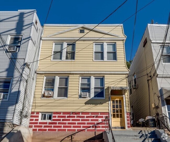Building Photo - 420 Liberty Ave Unit 2F Rental