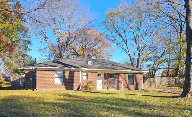 Building Photo - Rural rental in TISD!