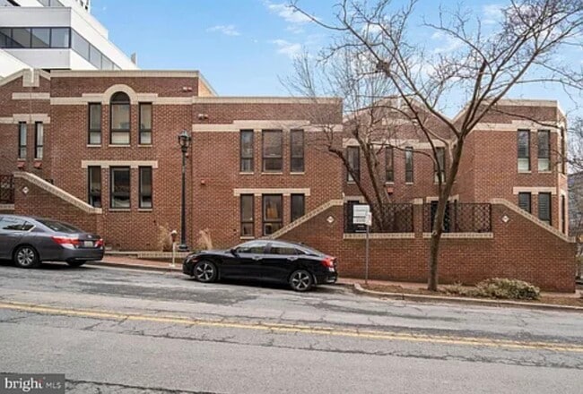 Building Photo - 4820 Hampden Ln