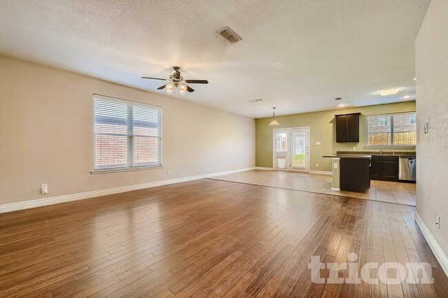 Photo - 1735 Oak Glen Dr