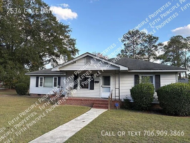 Building Photo - 2534 Cole Dr