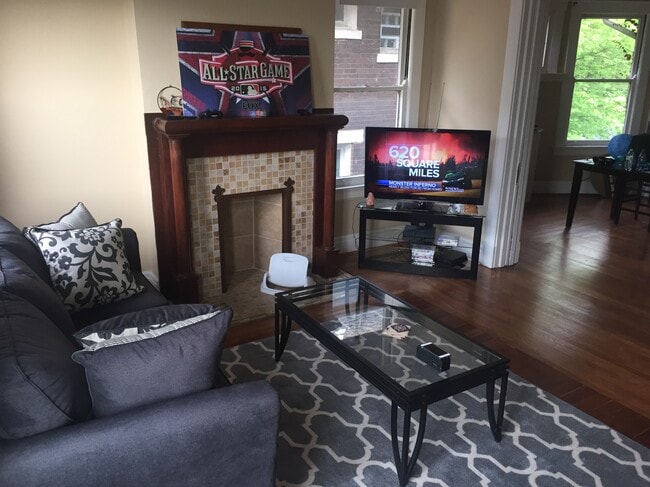 Building Photo - 1367 Burdette Ave Unit Apt 2