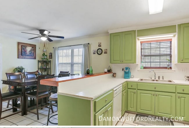 Photo - 115 Appleridge Dr