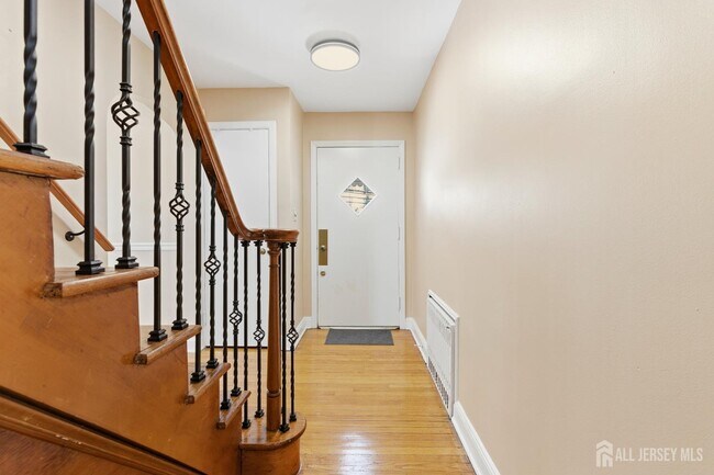 Photo - 219 Plainfield Rd