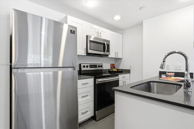 Photo - 541 NW 33rd St Unidad 2