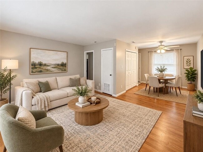 Photo - 2319 Collier Dr
