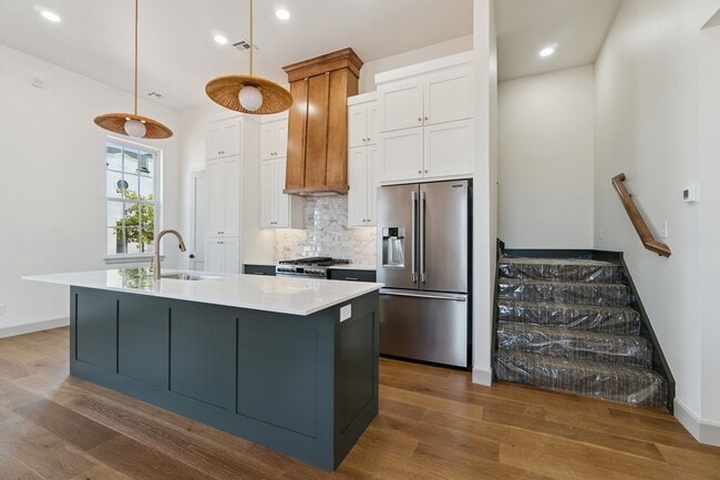 Building Photo - Natural Soul, Modern Flow, Your Boho Escape Awaits!