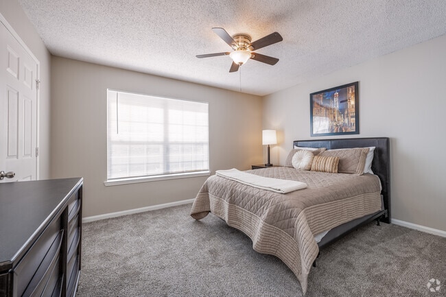 2BD/2BA Master Bedroom
