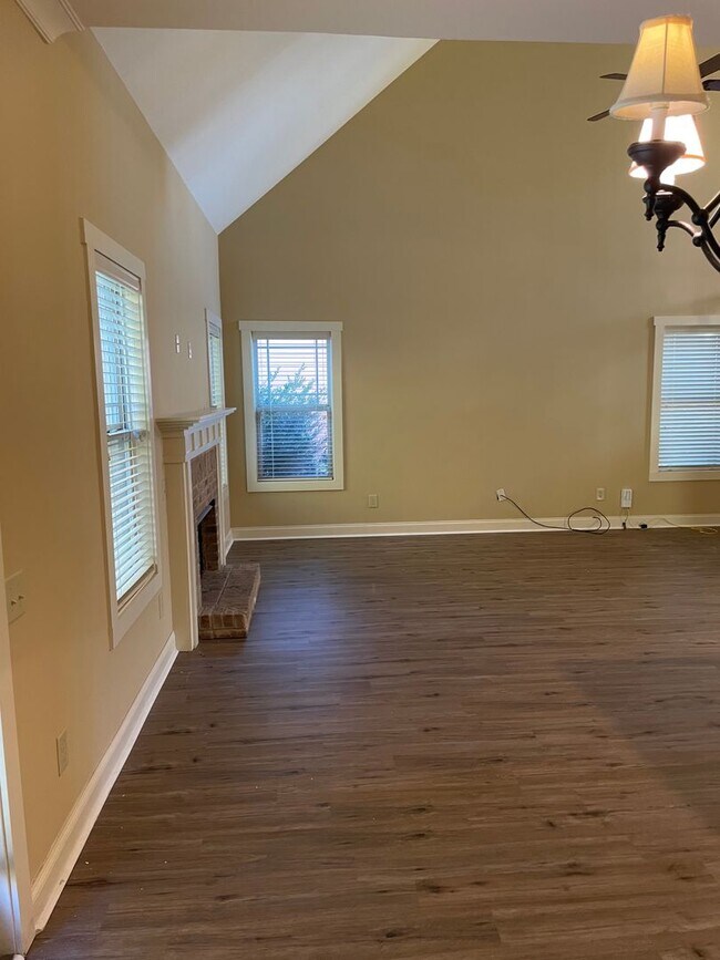 Photo - 352 Lightness Dr