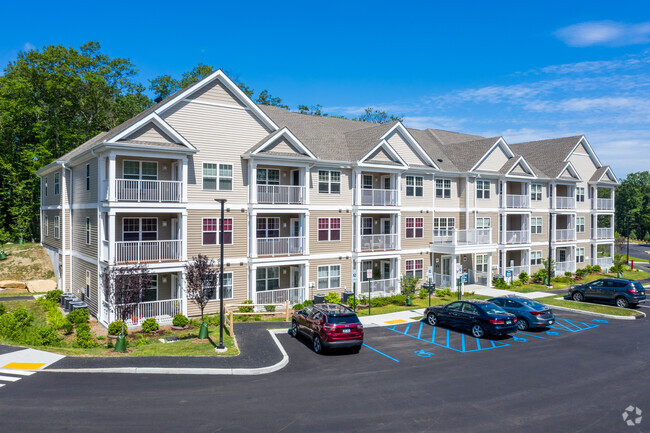 Hillcrest Commons II Senior Living 55+ Apartments For Rent in Kent ...