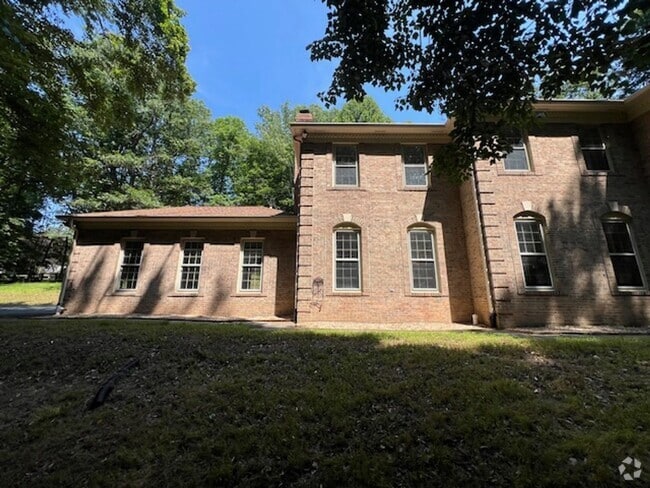 Building Photo - Spacious SF home in Potomac