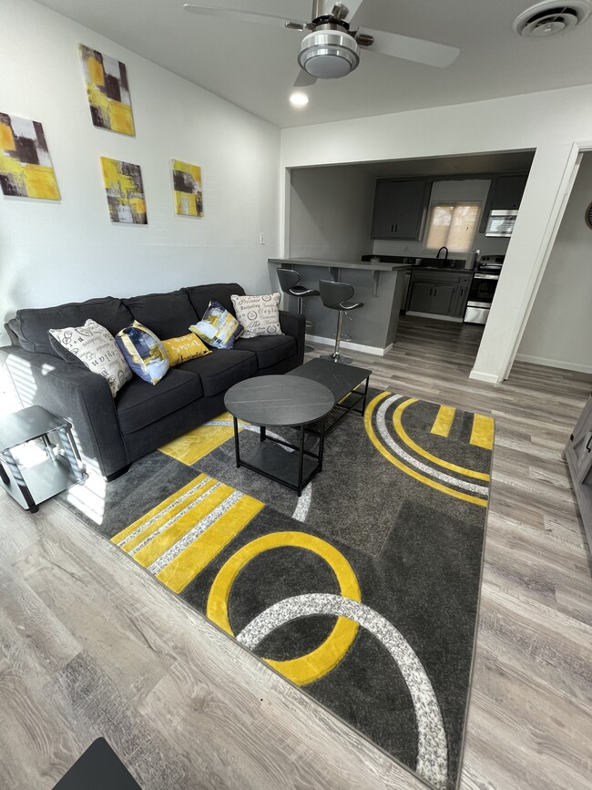 Photo - 519 E Ridgecrest Blvd Unidad D